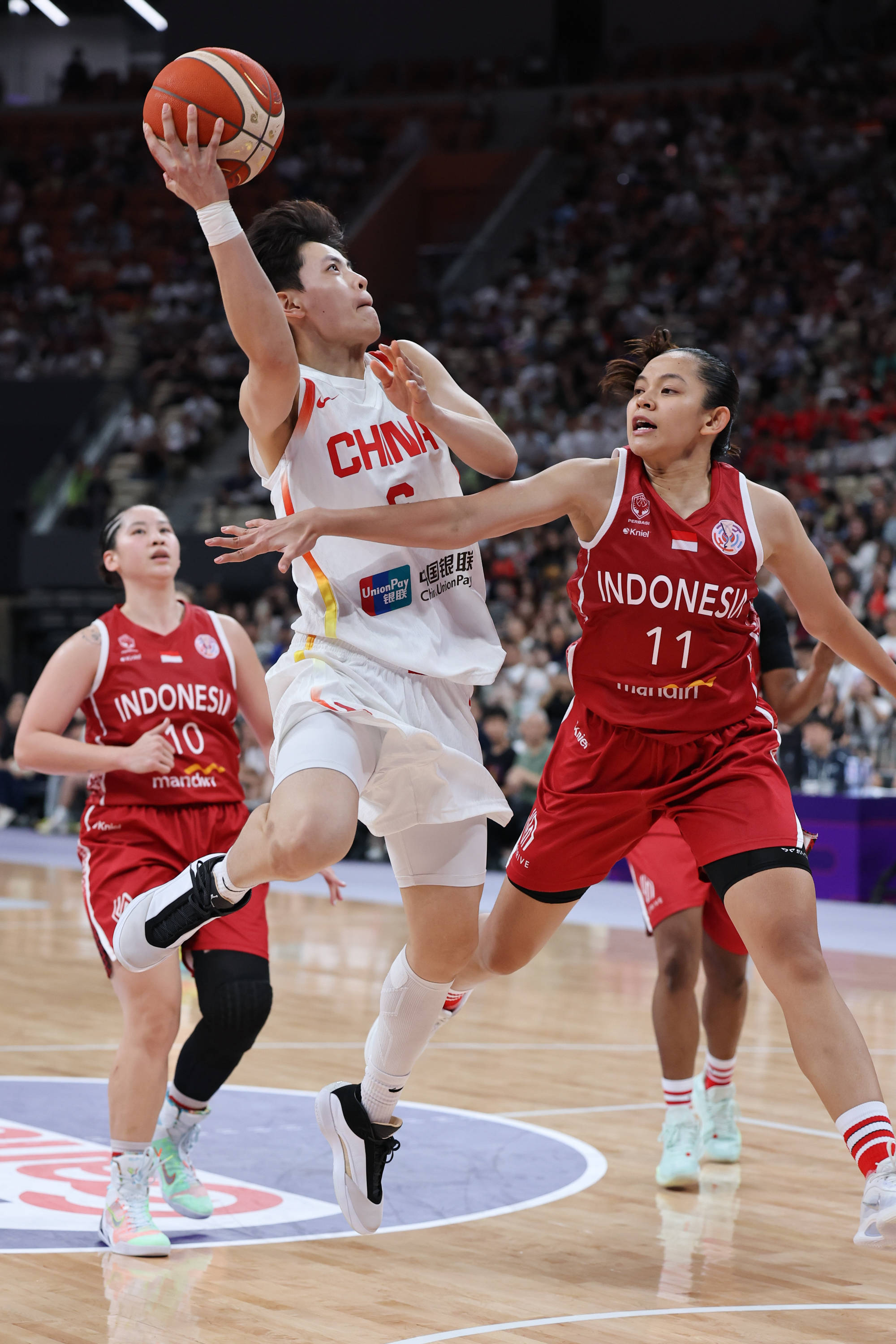 关于亚洲杯-张子宇11分钟13分女篮狂胜印尼51分的信息