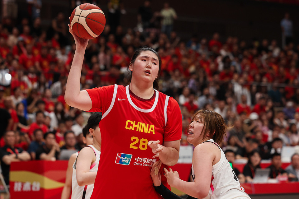 关于亚洲杯-张子宇11分钟13分女篮狂胜印尼51分的信息